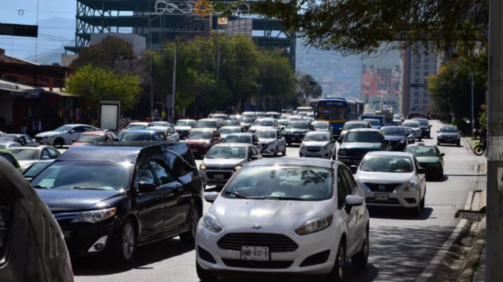 Tráfico Por Falla De Sintram En Centro De Monterrey Agobia a Conductores. - Justicia Regia