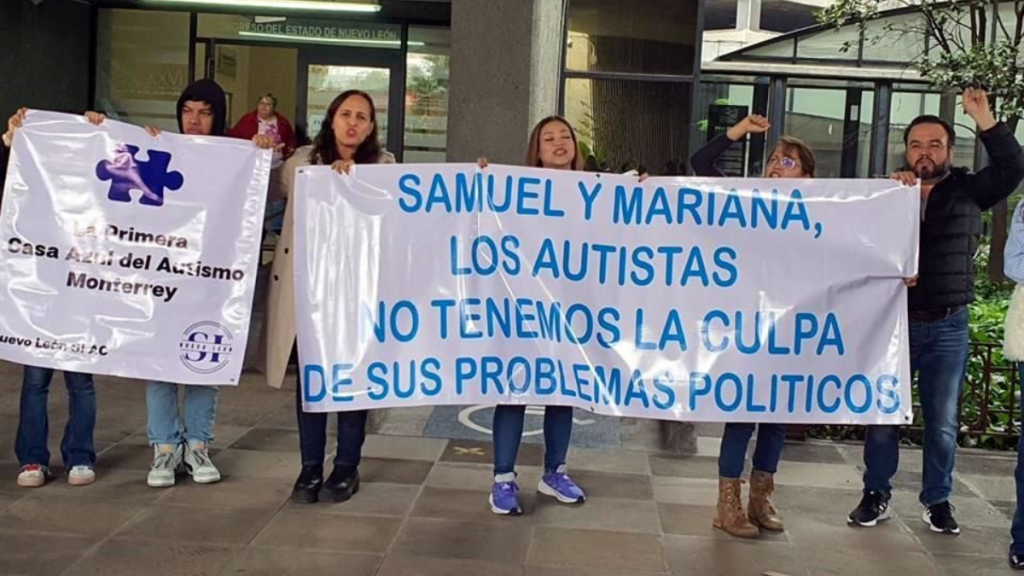 Comunidad Azul Exige Recursos Para Personas Con Autismo.