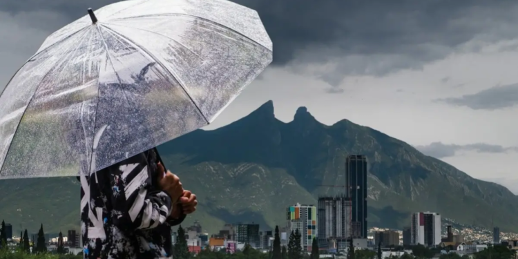 Lluvia Fuerte En Nuevo León - Justicia Regia