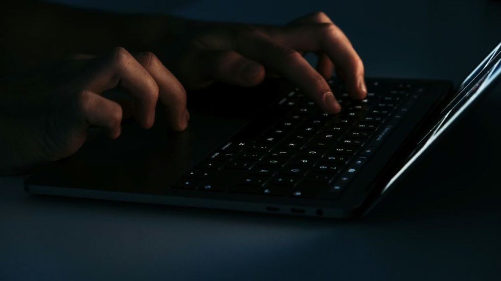 La Propuesta Busca Acabar Con Los Vacíos Legales Dentro Del Acoso Digital. 