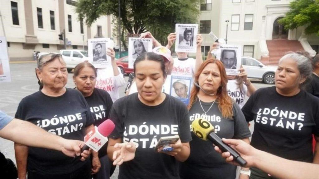 Samuel García Tapó Fotos De Desaparecidos Con Maceteros Enormes - Justicia Regia