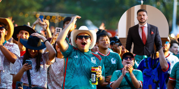 Cheering Crowd at an Outdoor Event; Inset Circle Shows a Man in a Suit and Red Tie, Likely a Presenter or Vip. - Justicia Regia