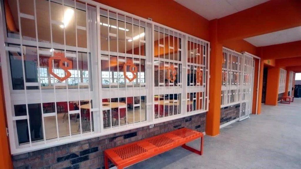 Samuel Pinta Secundaria De Naranja  - Justicia Regia